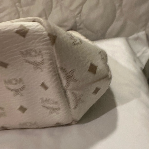 MCM White and Gold Tote Bag - Picture 6 of 16